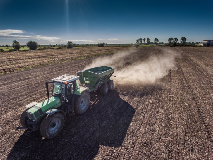 Wapno nawozowe pomoże w walce z suszą na polskich polach